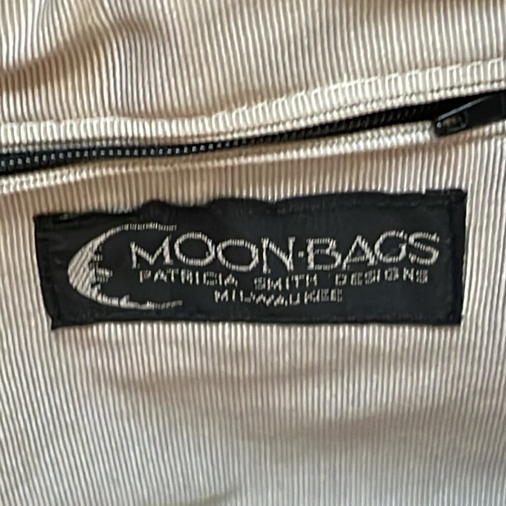 Patricia Smith Moon-Bags Milwaukee “Flapper” Embellished Pebble Textured Handbag - Picture 9 of 12